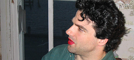 Billy Pappas demonstrates that he can make his lips "look exactly like Marilyn Monroe's".